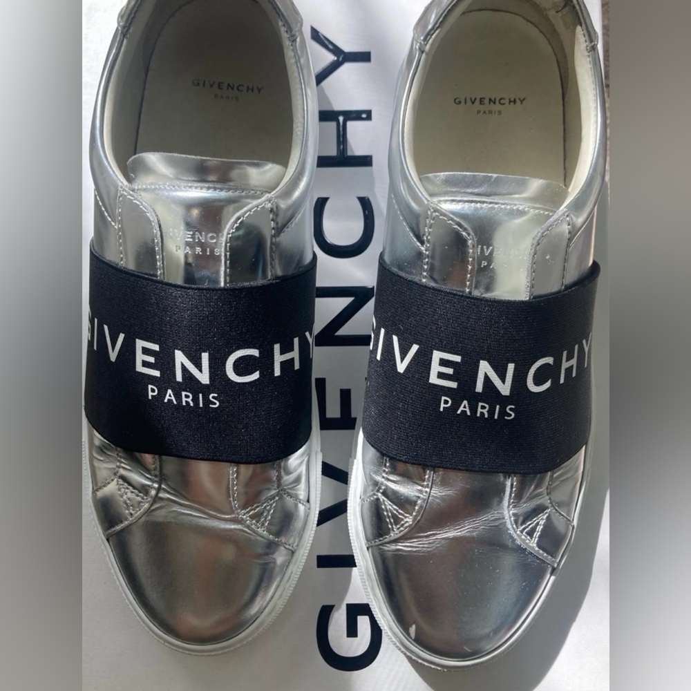 Givenchy “Urban Street” Sneaker